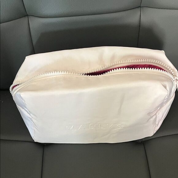 MAËLYS Get-Wild Pink Body Spray - Picture 4 of 5